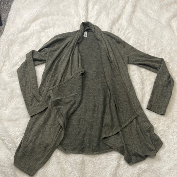 Green Vanity‎ Cardigan - Picture 1 of 4